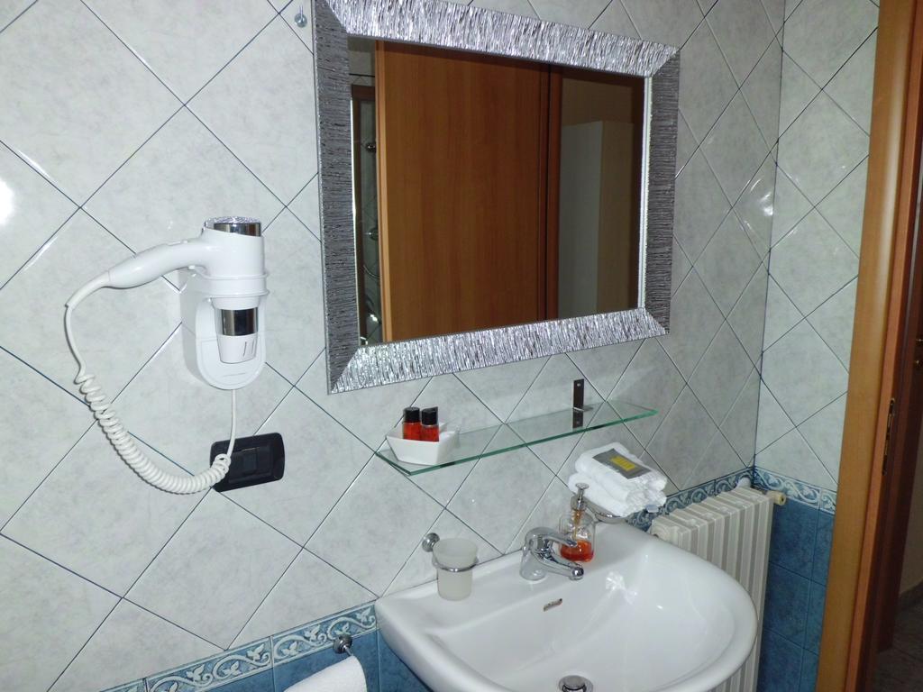 Quarantadue Quindici Hotel Termoli Room photo
